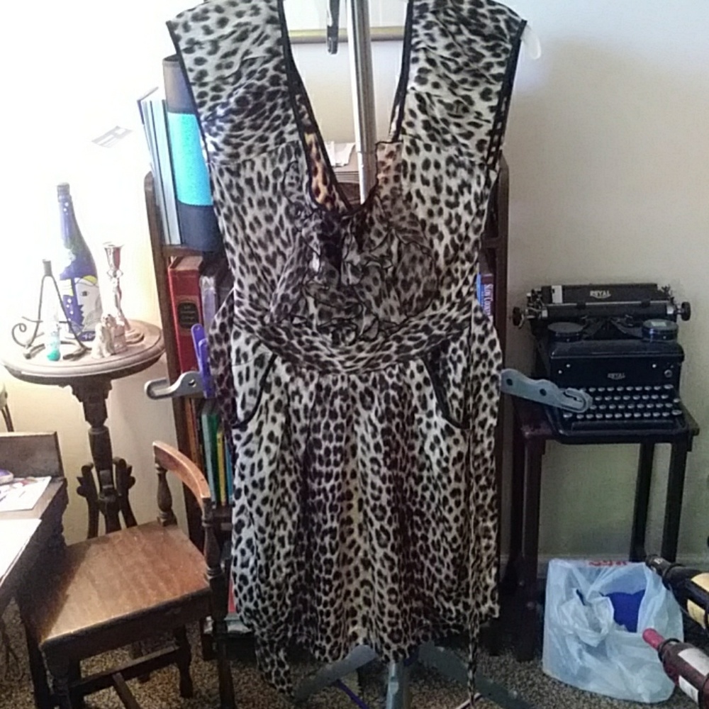 APOLLO LEOPARD SLEEVELESS BELTED DRESS LARGE NWT